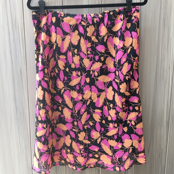 Leaf Print Skirt | Clio - Picture 6 of 6